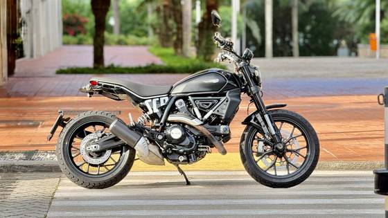 DUCATI SCRAMBLER ICON 